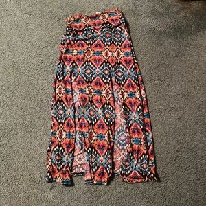 Small skirt with slits